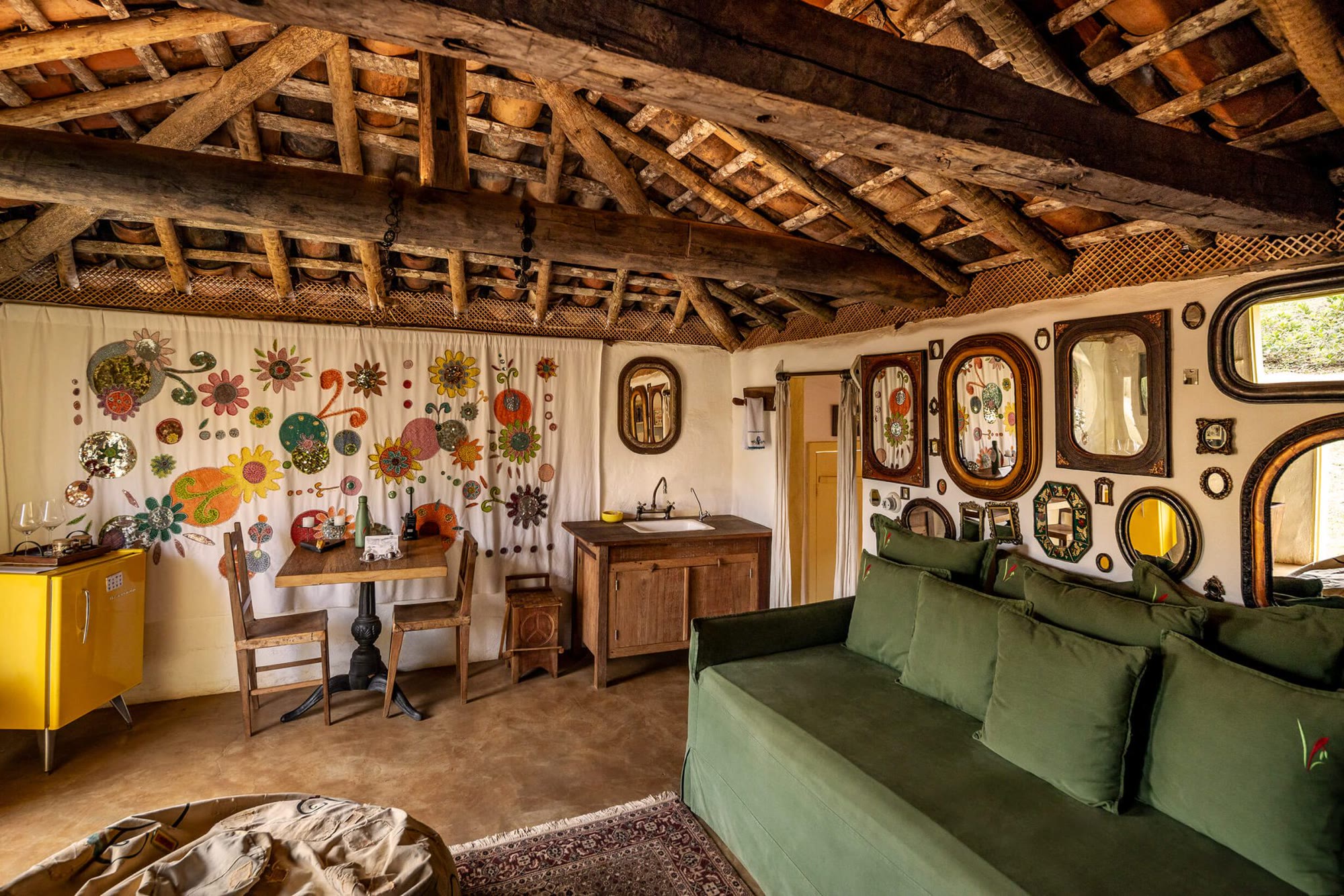 Casa Freud, Ibiti Village