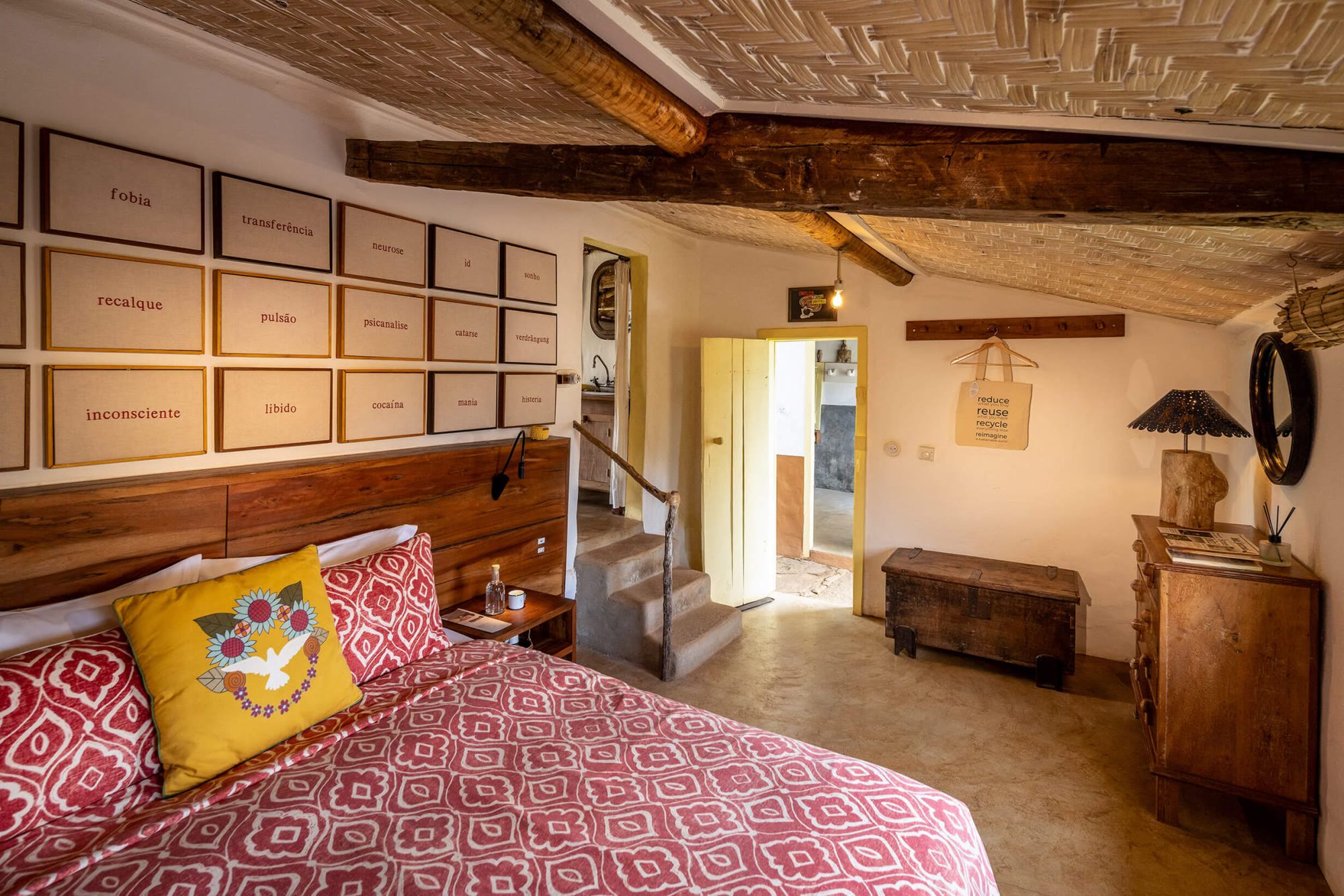 Casa Freud, Ibiti Village