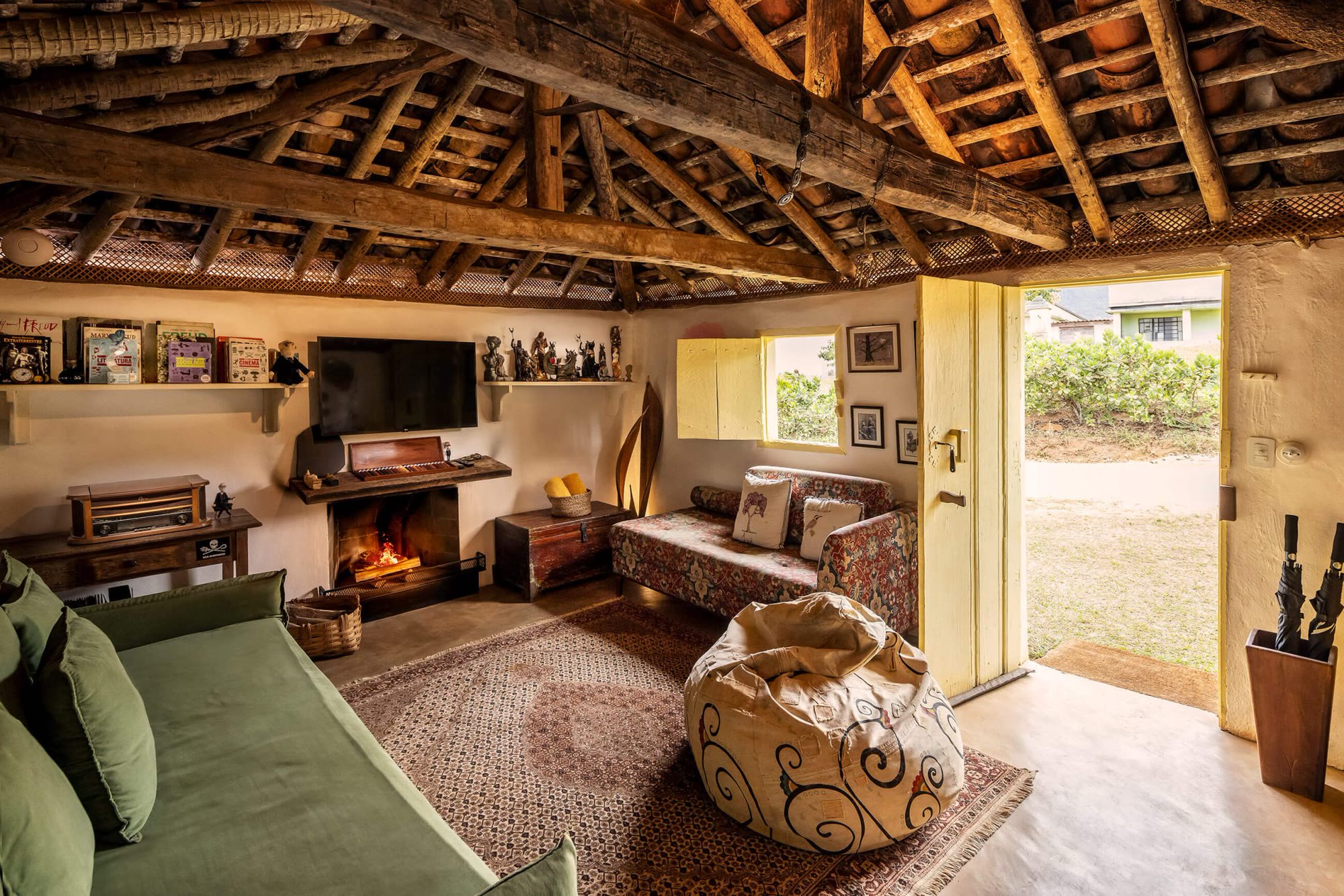 Casa Freud, Ibiti Village